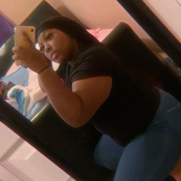 Meet your Posher, Nyla - Picture 1 of 1